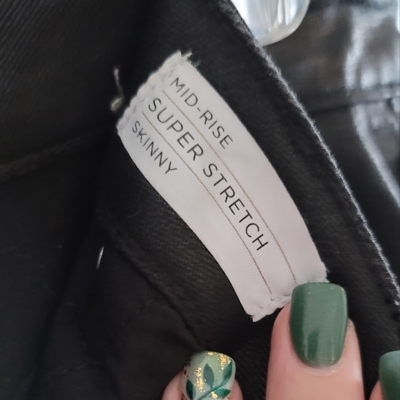 Lane Bryant Mid-Rise Super Stretch Pants w/Ruffled (Distressed) Hem - Size 16P - Picture 9 of 13